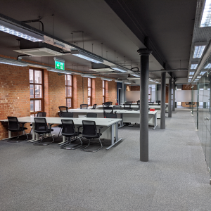 Office 1（办公室 1）