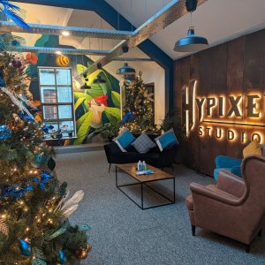 Decorated Office Entrance（装饰过的办公室入口）